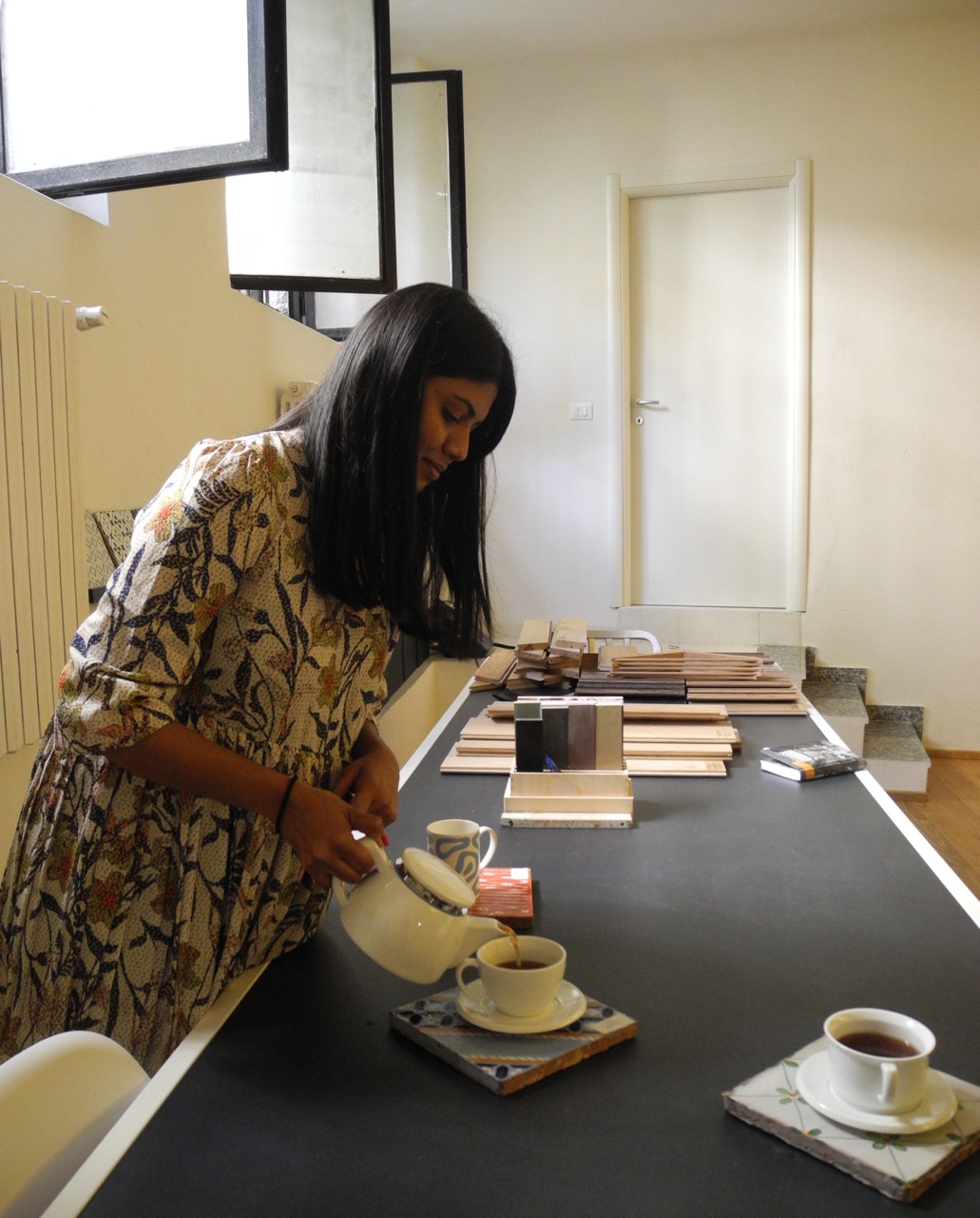 Un tè con la designer dello Sri Lanka Esha in arte Madhavi