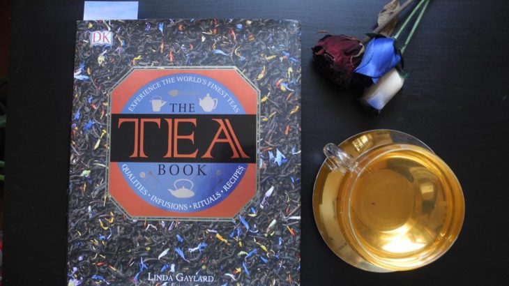 Tra i libri sul tè che vi consiglio c'è The Tea Book di Linda Gaylard