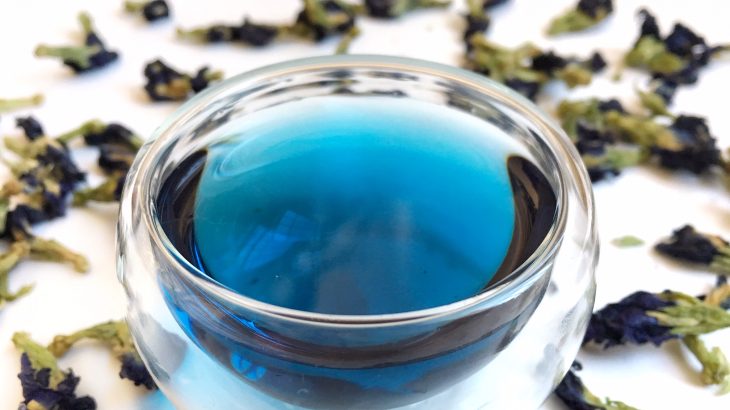 Il Butterfly Pea Flower Tea è una tisana dal simpatico colore blu