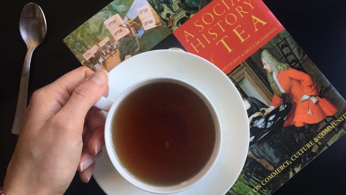 La mia recensione di A Social History of Tea di Jane Pettigrew e Bruce Richardson